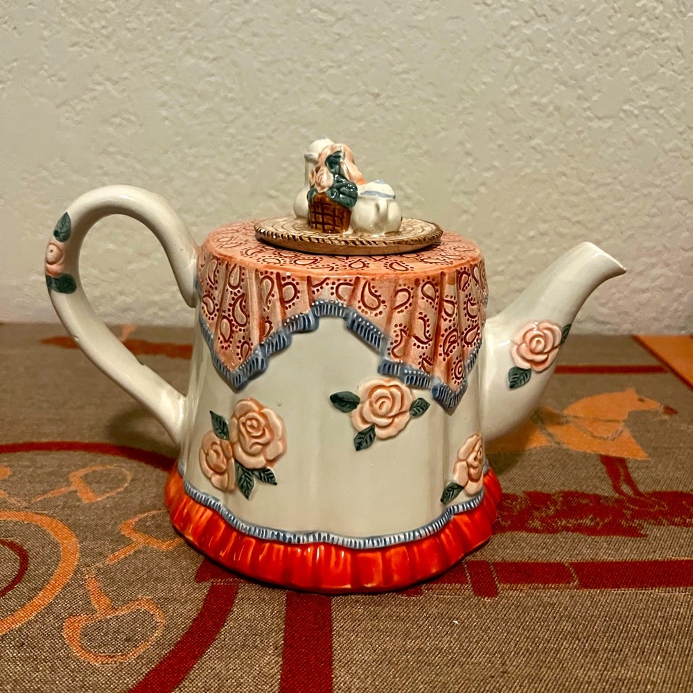 1989 Fitz andFloyd Tea Party Teapot